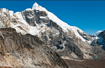 A Trefort-kerttől a Himalájáig: Pádár Béla kollegánk a csúcsra tör